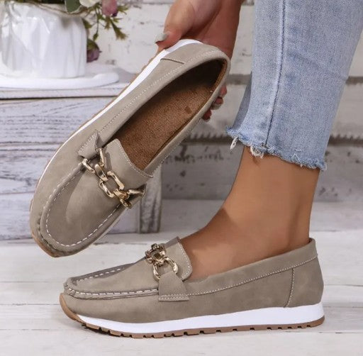 Mocassins de Mulher com Corrente Decorativa